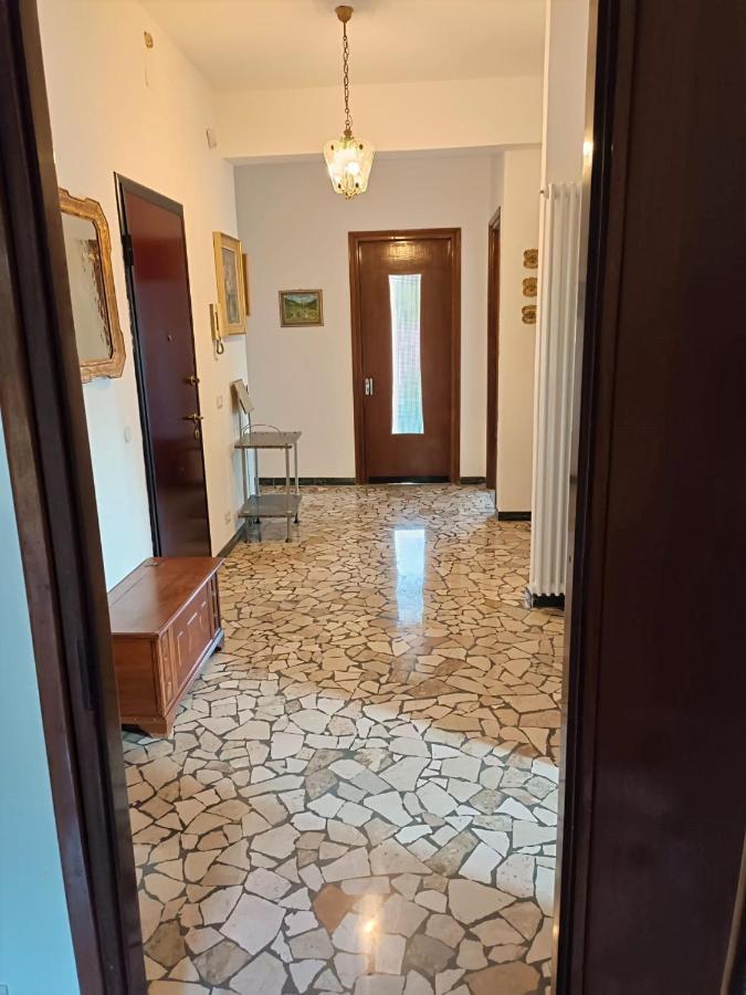 Appartamento Doppi Bagni Sei Posti Letto 비베로네 외부 사진