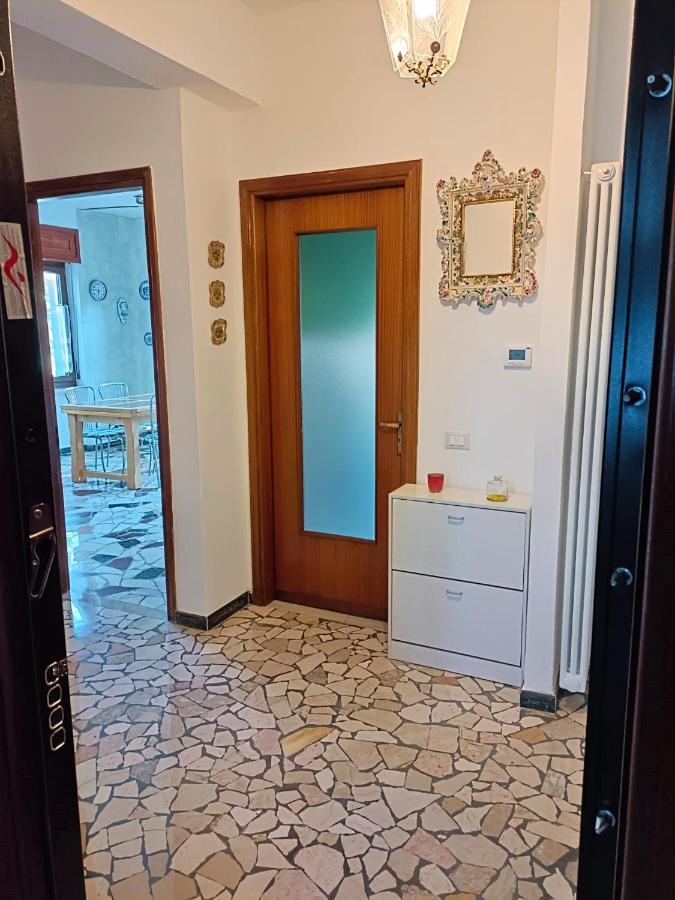 Appartamento Doppi Bagni Sei Posti Letto 비베로네 외부 사진